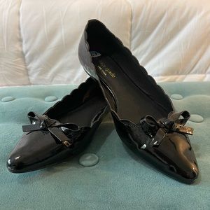 Kate Spade Scalloped Black Patent Flats Size
7.5M